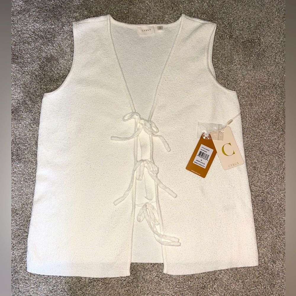 NWT CYRUS Sleeveless Tie-Front Vest